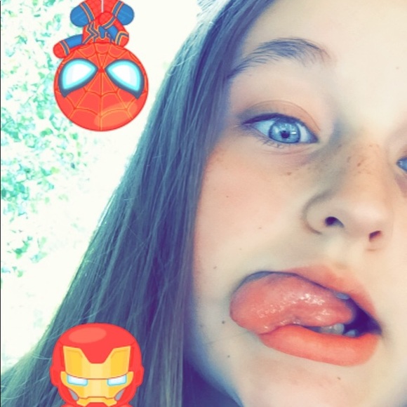 Meet your Posher, Stephanie - Picture 1 of 1